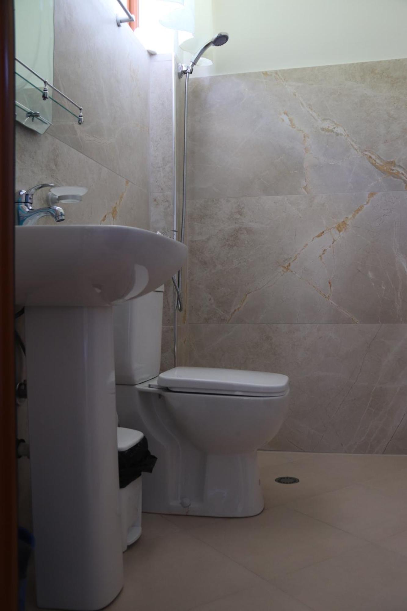 Guesthouse Seli Berat Ngoại thất bức ảnh